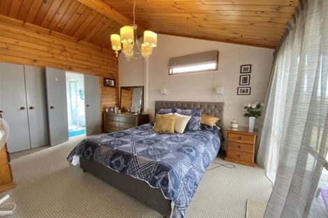 Photo of property in 91 Wiseley Road, West Harbour, Auckland, 0618