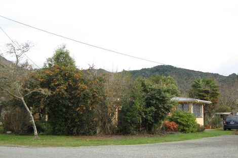 Photo of property in 30 Fairfax Street, Murchison, 7007