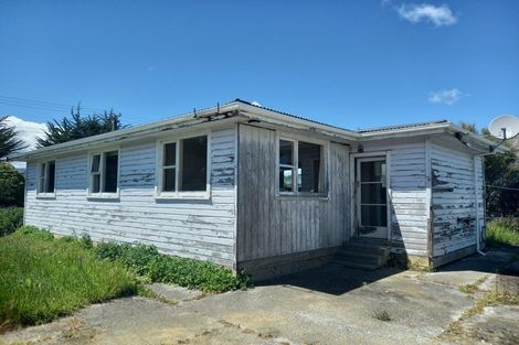 Photo of property in 25 Main Road, Tuatapere, 9620