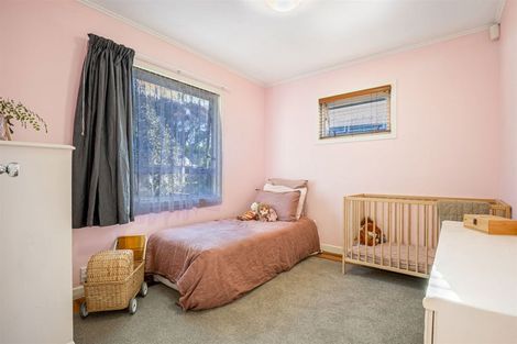 Photo of property in 21 Covil Avenue, Te Atatu South, Auckland, 0610