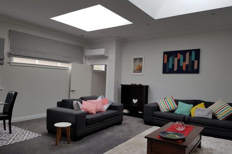 Photo of property in 17 Garfield Street, Brooklyn, Wellington, 6021