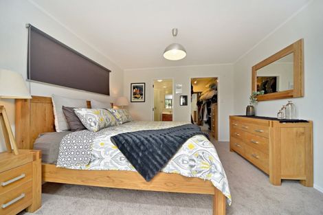 Photo of property in 21 Cumbrian Place, Conifer Grove, Takanini, 2112