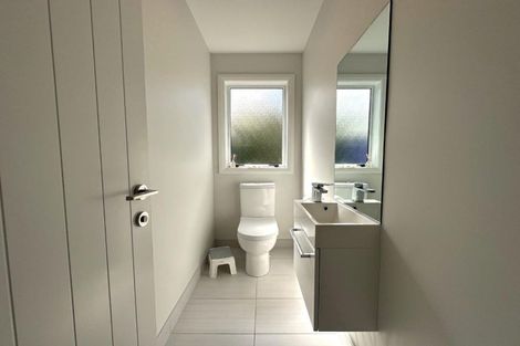 Photo of property in 15 Monaco Grove, Fitzherbert, Palmerston North, 4410