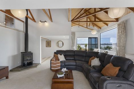 Photo of property in 55 St Annes Crescent, Wattle Downs, Auckland, 2103