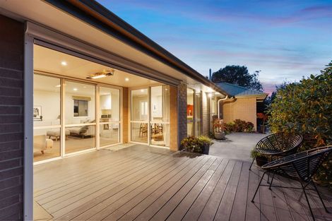 Photo of property in 15a Canberra Place, Redwood, Christchurch, 8051