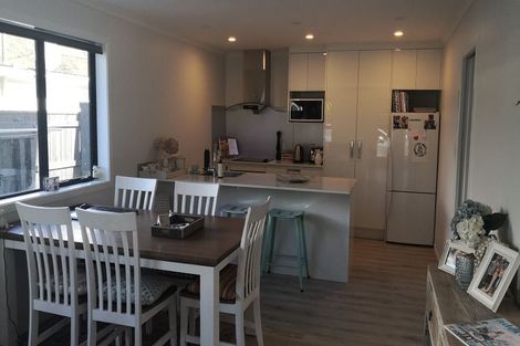 Photo of property in 124b Cambridge Terrace, Fairfield, Lower Hutt, 5011