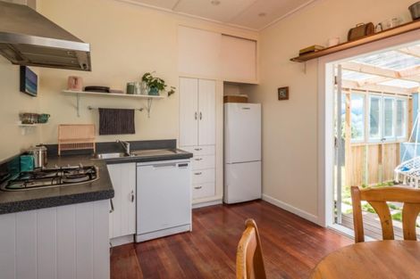 Photo of property in 175 Houghton Bay Road, Houghton Bay, Wellington, 6023