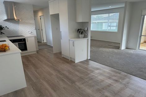 Photo of property in 115 Kemp Road, Massey, Auckland, 0614