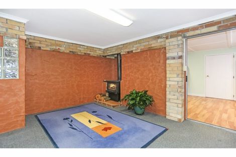 Photo of property in 8 Youngs Road, Papakura, 2110