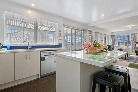 Photo of property in 25 Gordon Road, Western Heights, Rotorua, 3015