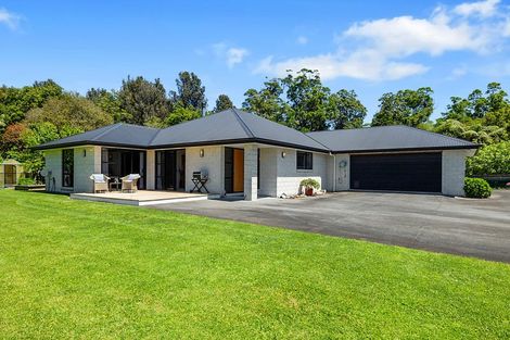 Photo of property in 4 Dunbar Place, Highlands Park, New Plymouth, 4312