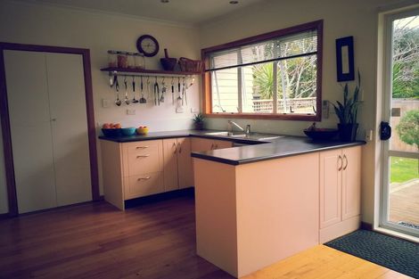 Photo of property in 10 Rimu Road, Mangere Bridge, Auckland, 2022