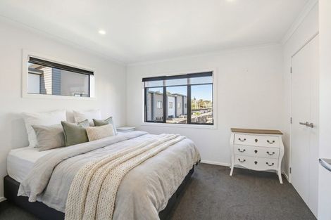 Photo of property in 23/9 Surrey Street, Tawa, Wellington, 5028