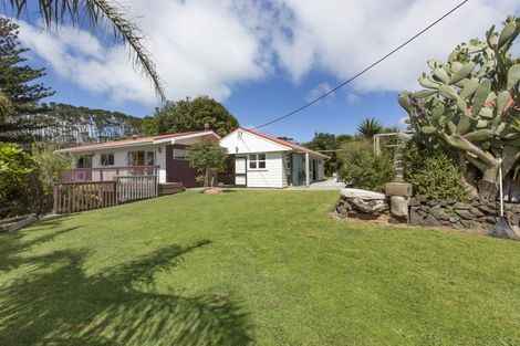 Photo of property in 476 Rehutai Road, Baylys Beach, Dargaville, 0377