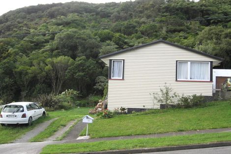 Photo of property in 20 Holmes Grove, Naenae, Lower Hutt, 5011