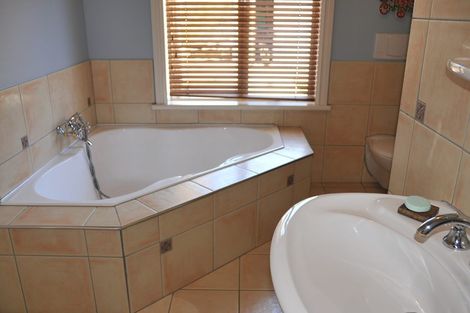 Photo of property in 104 Muriwai Valley Road, Muriwai, Waimauku, 0881