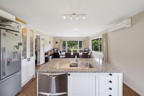 Photo of property in 468 Tararua Road, Levin, 5571