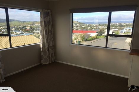 Photo of property in 18 Rice Crescent, Newlands, Wellington, 6037