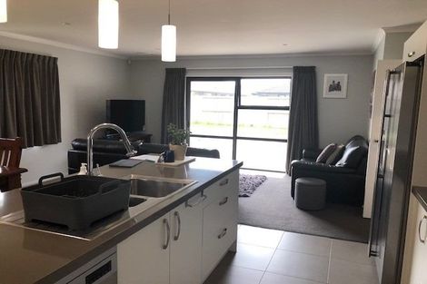 Photo of property in 10 Teatree Close, Huntington, Hamilton, 3210