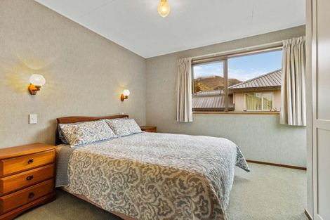 Photo of property in 12 Heuchan Lane, Wanaka, 9305