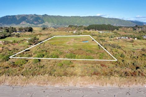 Photo of property in 168 Paetawa Road, Peka Peka, Waikanae, 5391
