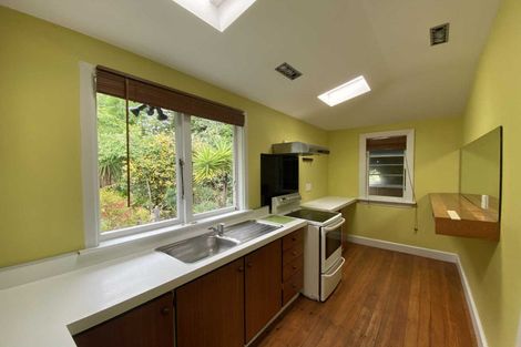 Photo of property in 1 Menlo Terrace, Mount Pleasant, Christchurch, 8081