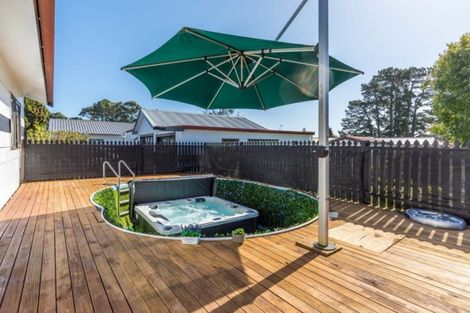 Photo of property in 8 Harbour Crest Drive, Waiuku, 2123