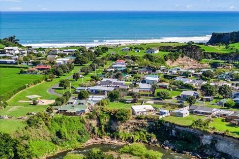 Photo of property in 6 Kawei Road, Ohawe, Hawera, 4671