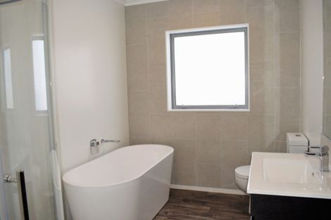 Photo of property in 4 Seagrass Place, Otaki Beach, Otaki, 5512