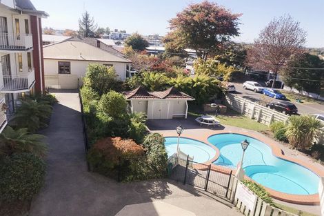 Photo of property in 1/10 Hunter Street, Hamilton Lake, Hamilton, 3204