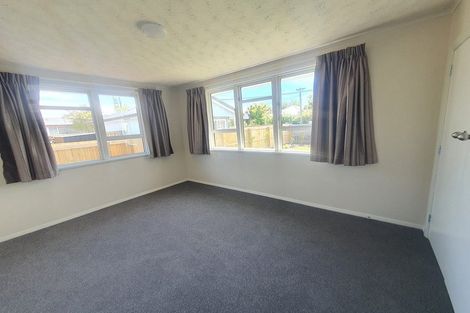 Photo of property in 12 Lambeth Crescent, Northcote, Christchurch, 8052