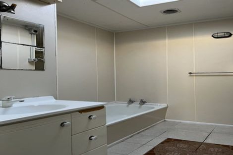 Photo of property in 13 Marriott Road, Pakuranga, Auckland, 2010