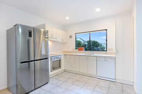 Photo of property in 9 Butia Avenue, Henderson, Auckland, 0612