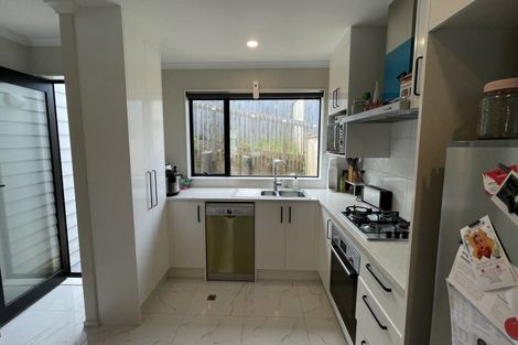 Photo of property in 27a Poruru Close, Papakura, 2110