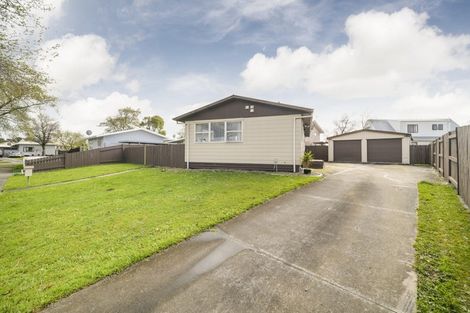 Photo of property in 33 Suzanne Grove, Kelvin Grove, Palmerston North, 4414