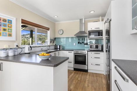 Photo of property in 22 John Witton Drive, Crofton Downs, Wellington, 6035