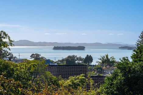 Photo of property in 1/53 Uxbridge Road, Mellons Bay, Auckland, 2014