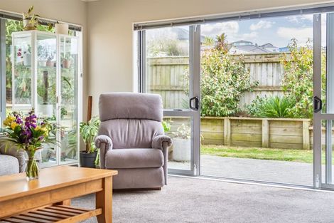 Photo of property in 31 Te Puia Drive, Aotea, Porirua, 5024