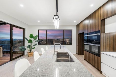 Photo of property in 29 Kumukumu Road, Long Bay, Auckland, 0630