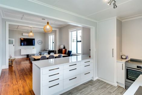 Photo of property in 82 Vigor Brown Street, Napier South, Napier, 4110