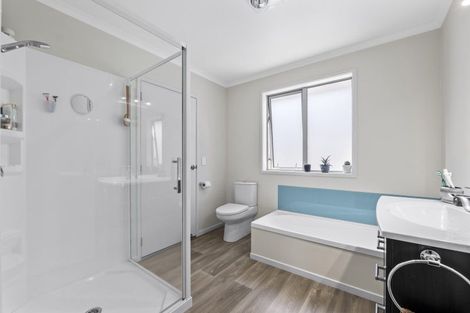 Photo of property in 2 Wentworth Lane, Waiwhakaiho, New Plymouth, 4312