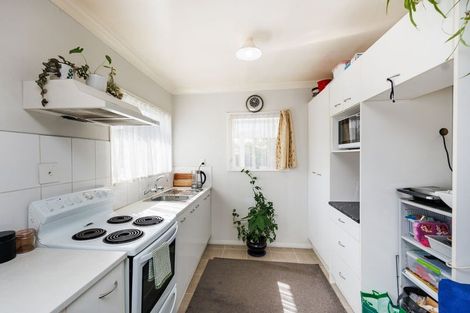 Photo of property in 14 Heather Street, Levin, 5510