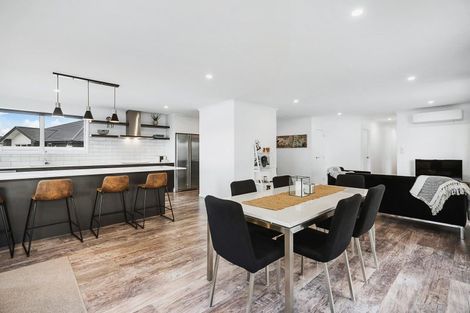 Photo of property in 18 Maturiki Drive, One Tree Point, 0118