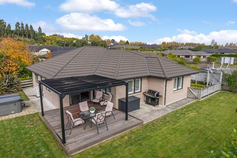 Photo of property in 17 Opal Avenue, Timberlea, Upper Hutt, 5018