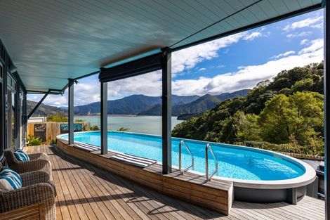 Photo of property in 251 Queen Charlotte Drive, Havelock, Picton, 7281