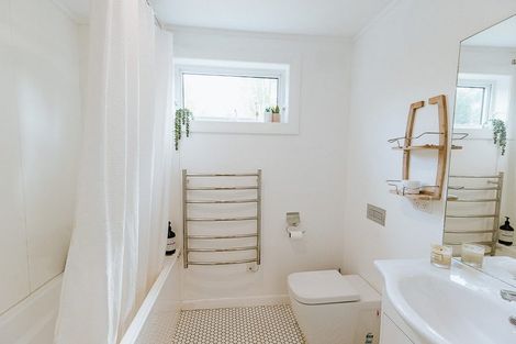 Photo of property in 2 Wineberry Lane, Wanaka, 9305