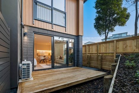 Photo of property in 43 Oteha Valley Road, Northcross, Auckland, 0632