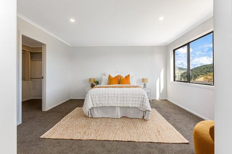 Photo of property in 32 Oakum Road, Whitby, Porirua, 5024