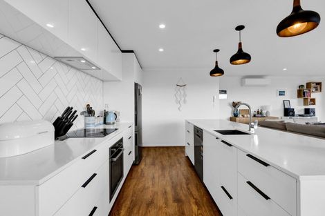 Photo of property in 84a Wallath Road, Westown, New Plymouth, 4310