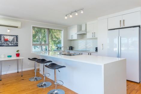 Photo of property in 79 Glamorgan Drive, Torbay, Auckland, 0630